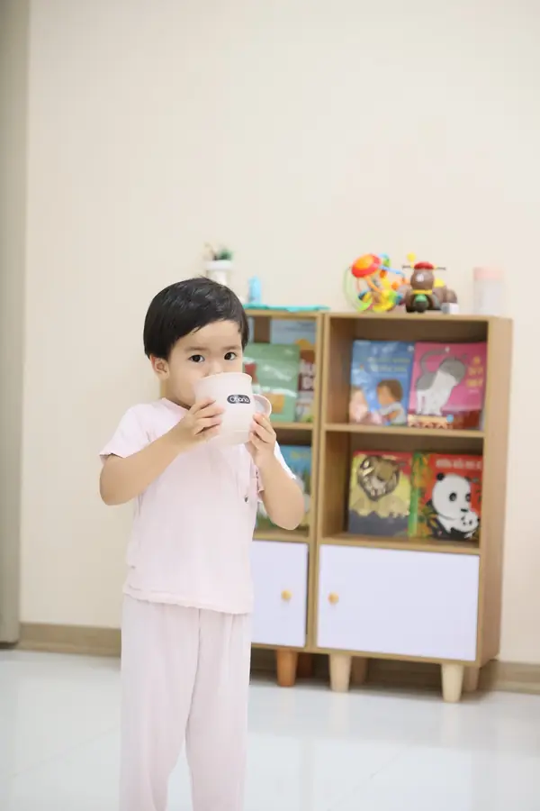 Bé vui vẻ tại Phòng khám Nhi Kily Kids Kare
