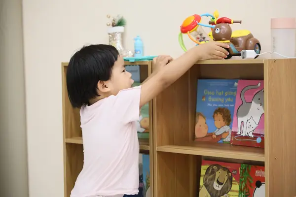 Góc sách thiếu nhi tại phòng khám nhi Kily